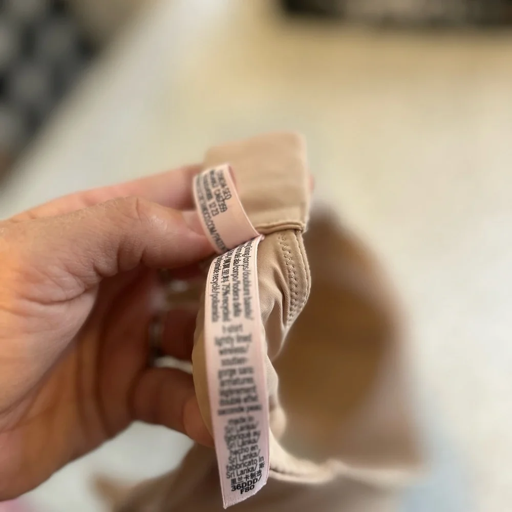 Victoria Secret 36DDD Seamless Tan Bra